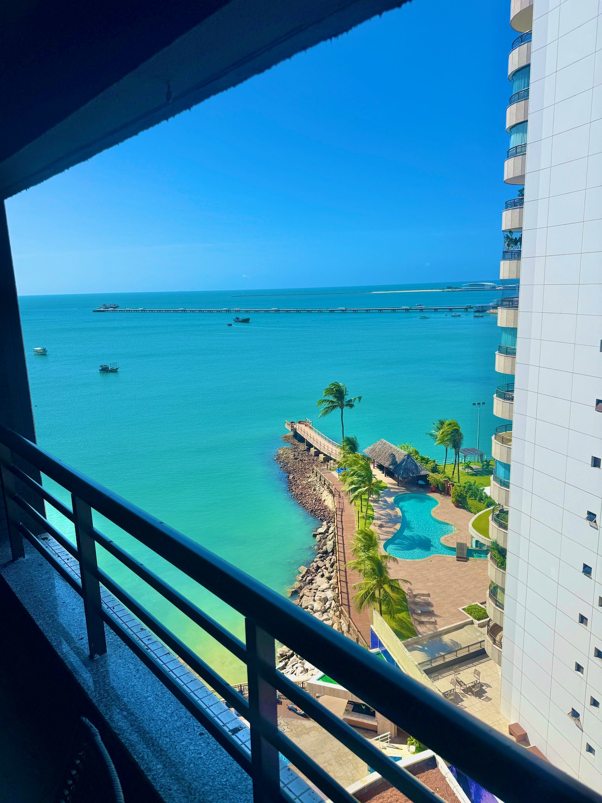Foto do anúncio de Apartamento 5 pessoas - Frente ao Mar - Aceita Pet no Mucuripe