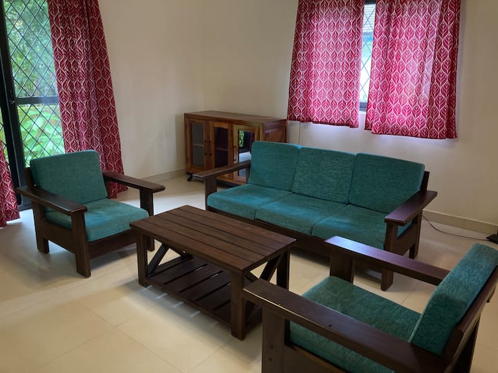 Living room image 4
