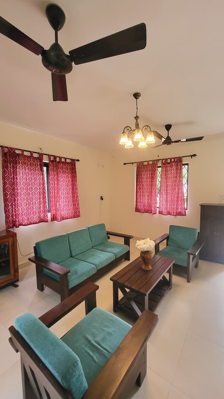 Living room image 3