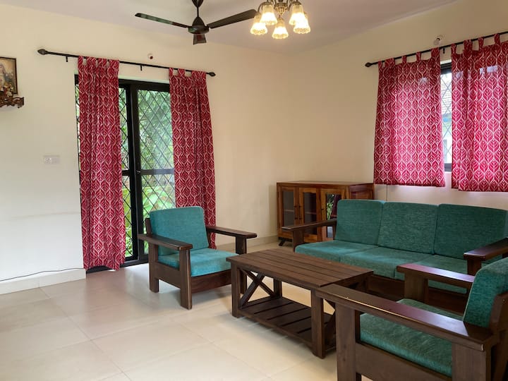 Living room image 6