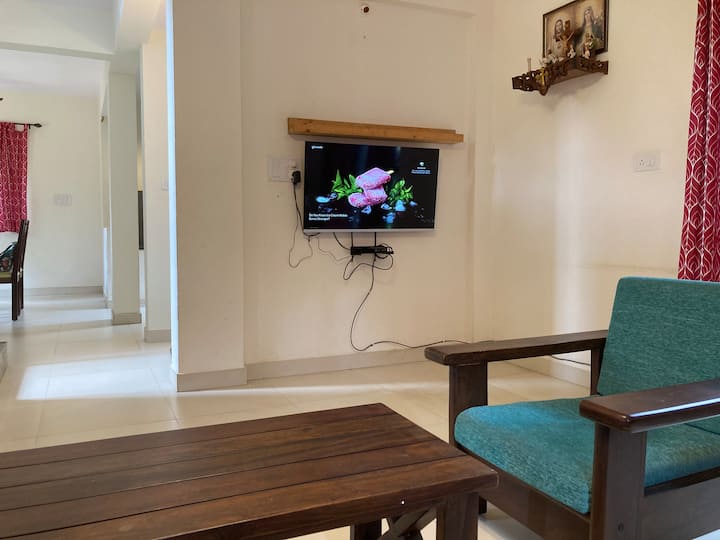 Living room image 7