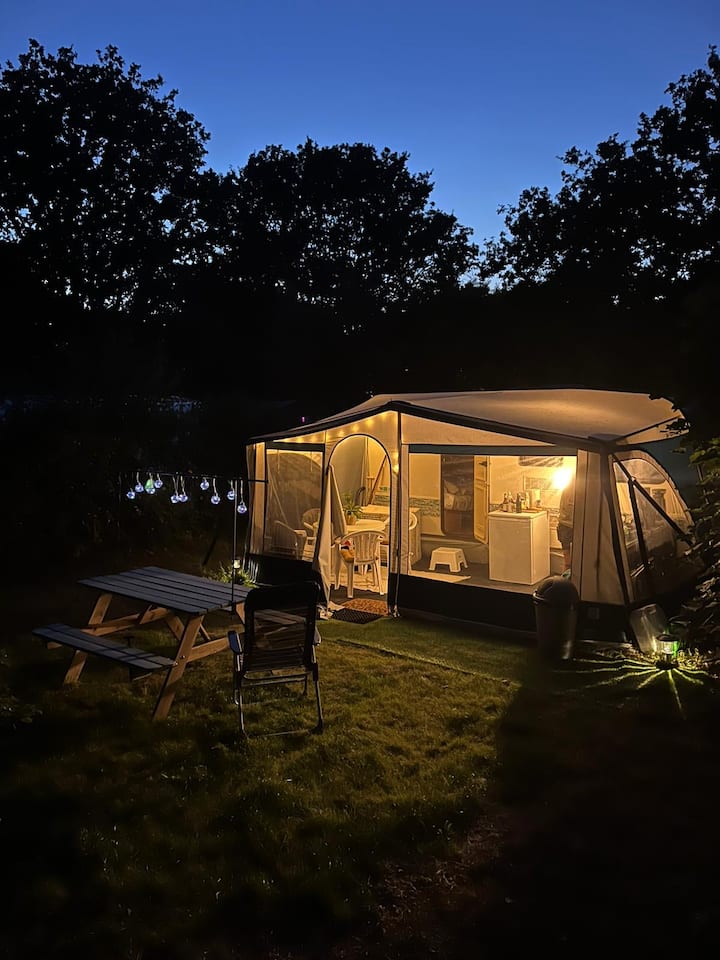 Caravan Op Middelgrote Camping - Beverwijk