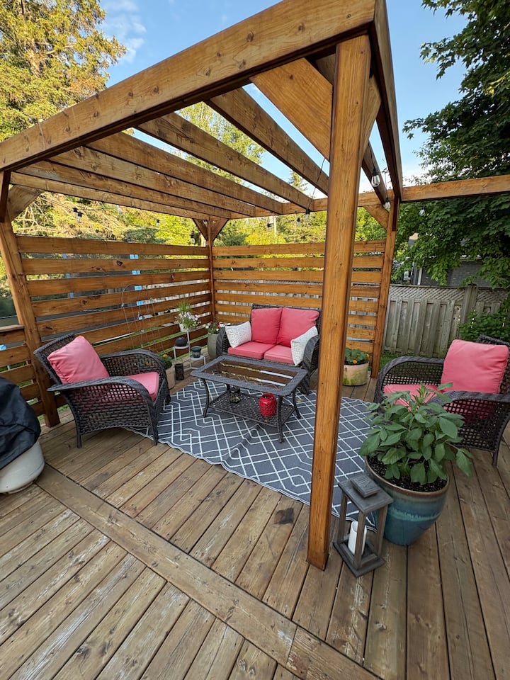 Cozy 2 Bedroom Suite 8 Mins From Downtown Moncton! - Moncton