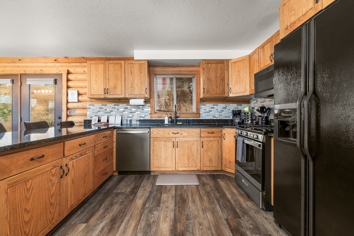 Midway Mountain Cabin