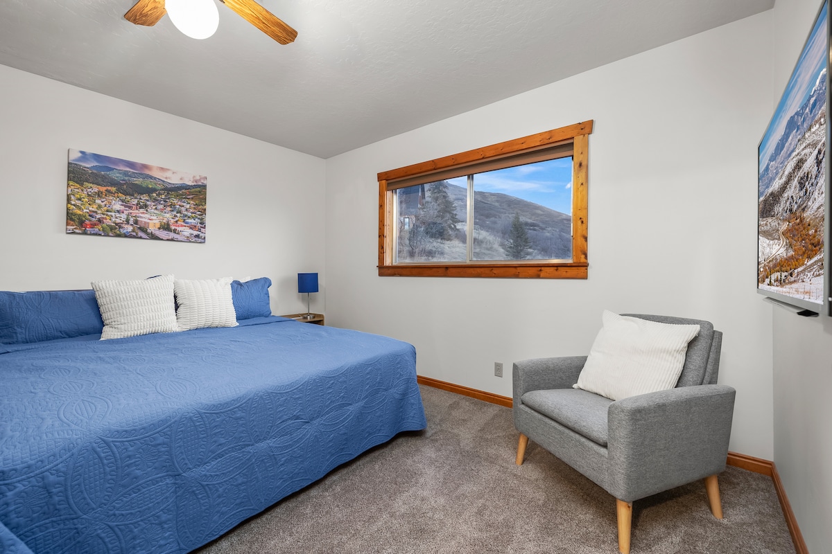 Midway Mountain Cabin