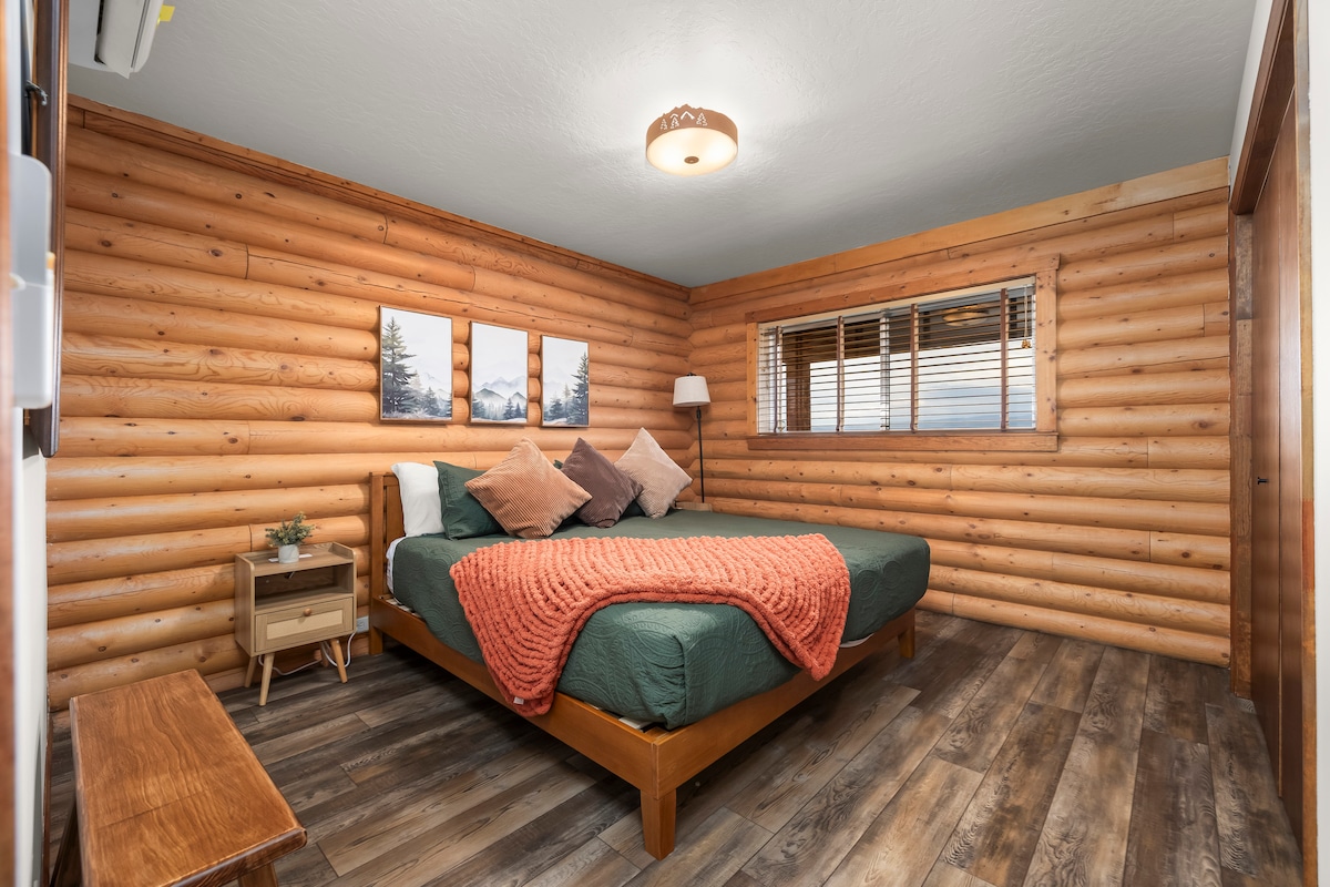 Midway Mountain Cabin