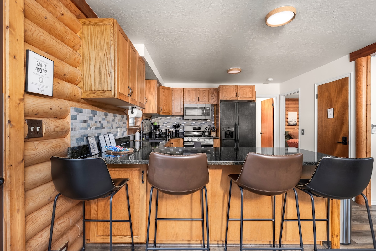 Midway Mountain Cabin