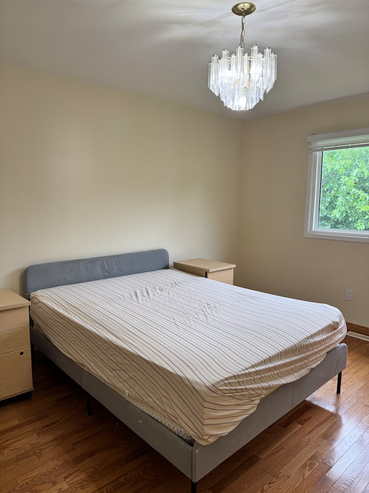 Master Room Mainfloor Attached Washroom Spacious - オークビル