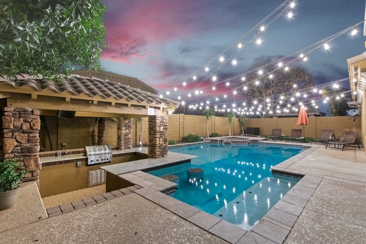 New! 6br Gilbert Retreat: Pool, Hot Tub, Game Room - Queen Creek