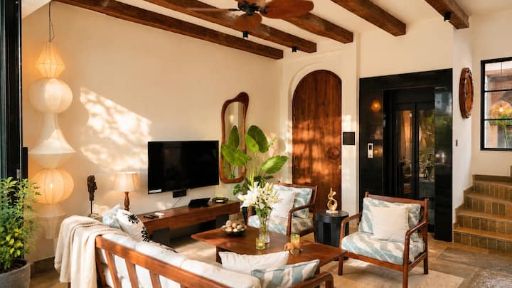Living room image 2