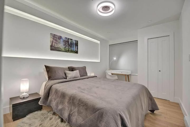 Executive West End Townhome | Prime Van Location - Vancouver