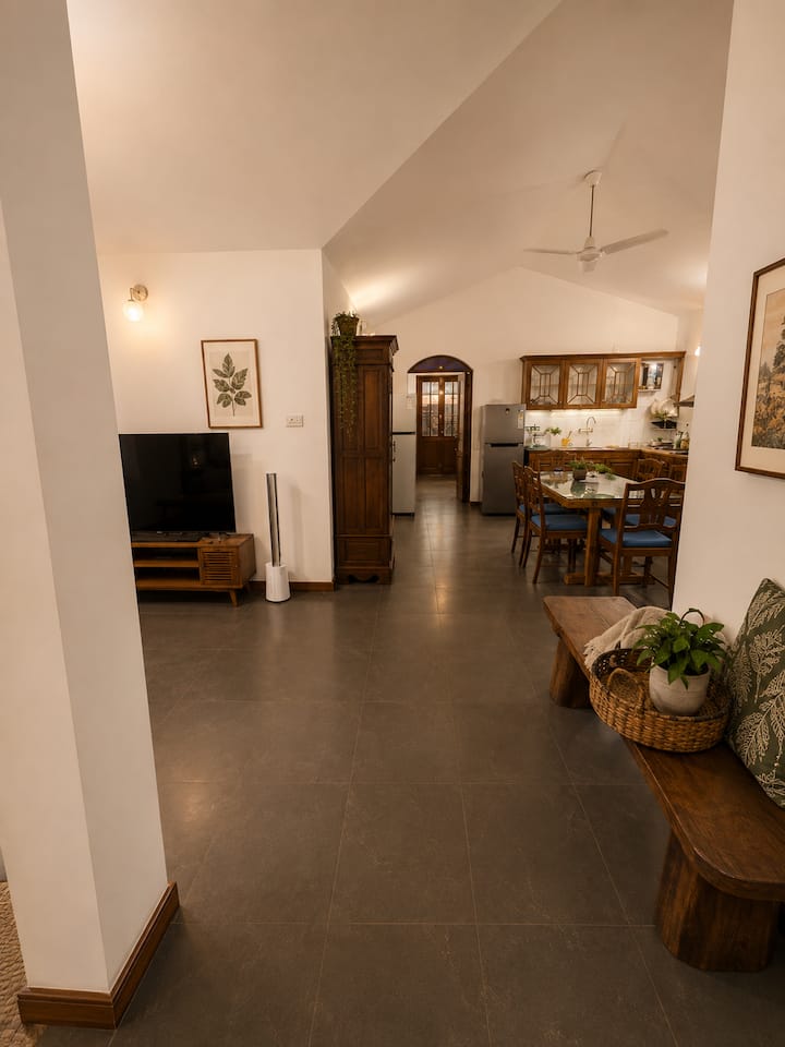 Living room image 5