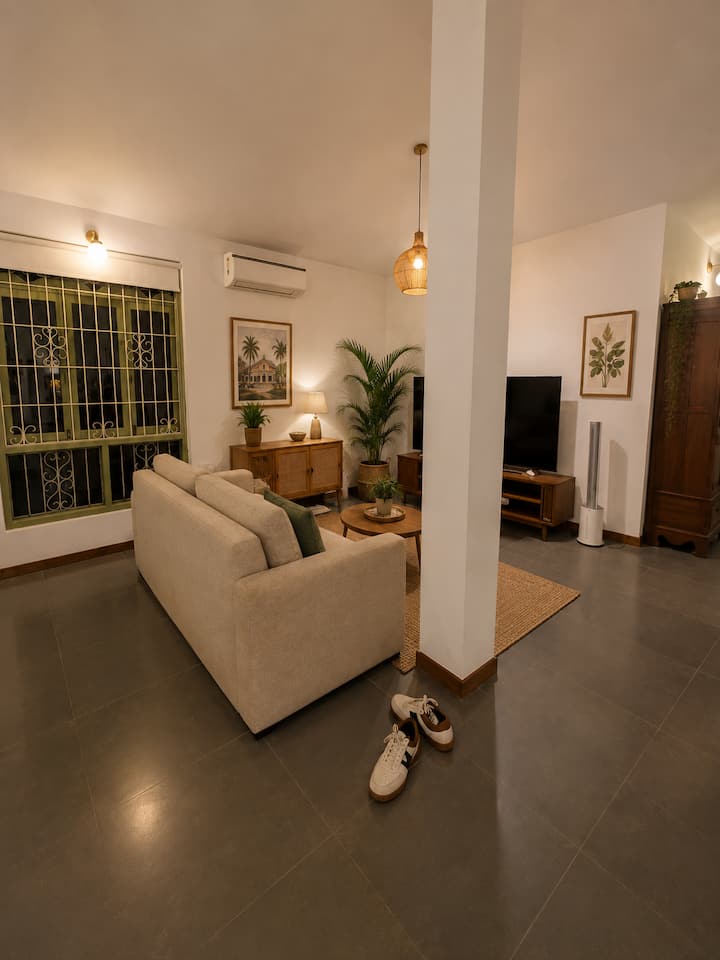 Living room image 2