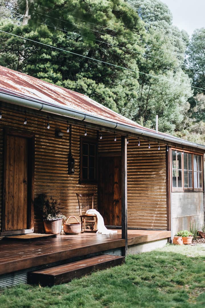 Pickers Hut - Australian Heritage Design Stay - Woodside