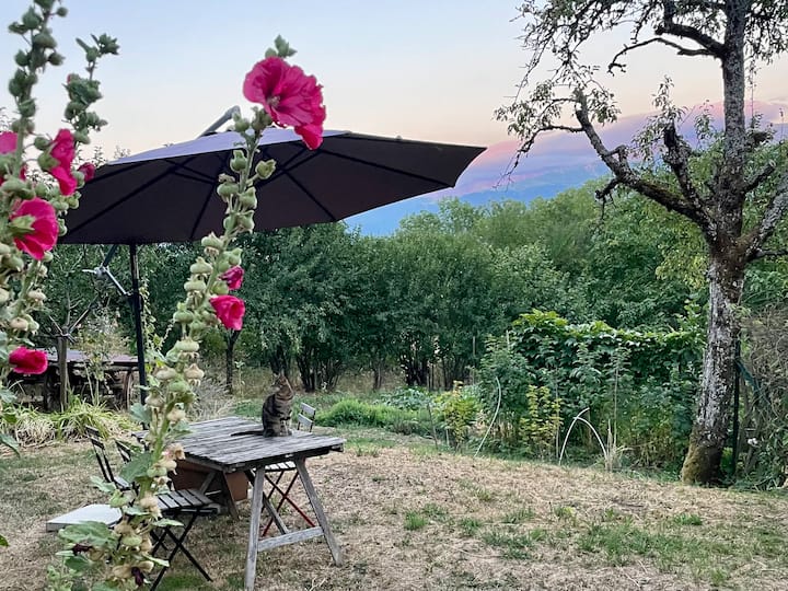La Tanière
Duplex - Grand Jardin - Magnifique Vue - Crolles