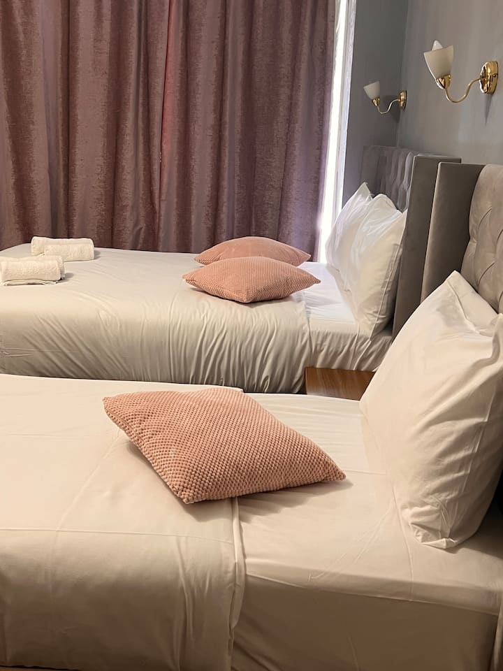 Regent Hotel Room 3-1 - Eastbourne