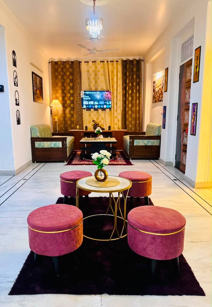 Whitehomestay By Home Leaf|near Max Hospital Saket - New Delhi