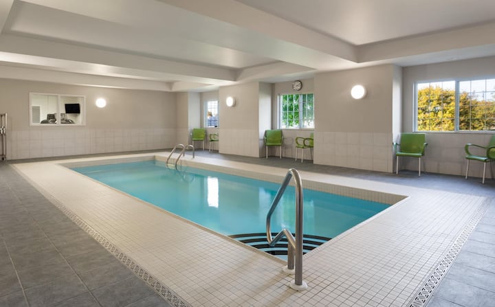 Microtel Sault | Q Business Suite | Indoor Pool - Sault Ste. Marie