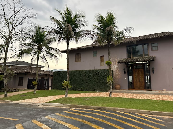Paraíso Privado: Mansão Em Condomínio C/ Pier - Guarujá