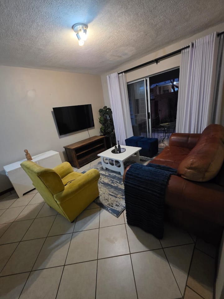 2i - No Loadshedding, Ground Floor Family Home - Centurion
