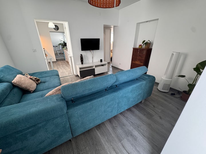 Super Bright Guest House With Patio, Walk To Beach - Estoril
