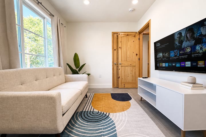 Bright & Welcoming Near Downtown | King+w/d - Winchester Boulevard – San Jose
