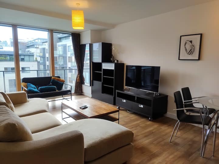 Light Filled, Quiet Home Away From Home - Dublin, Ireland