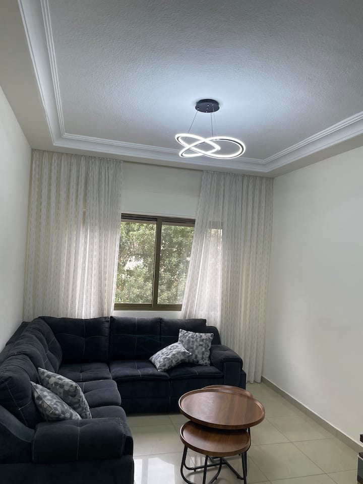 Charming Modern 2bd In Abdoun - Amman