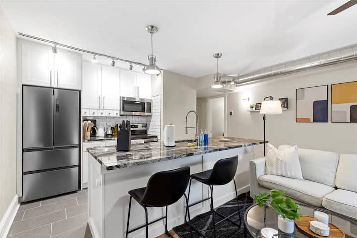 Modern 2br With Netflix + Parking In East Liberty - Pittsburgh, PA