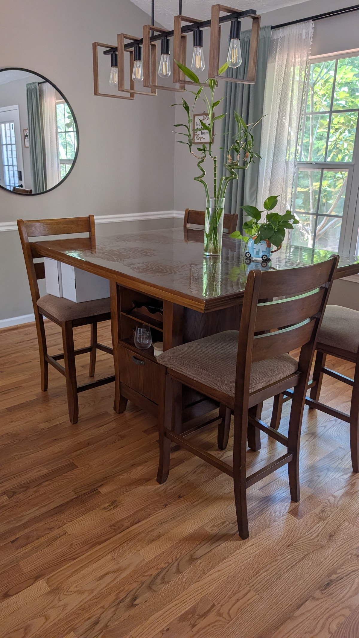 Spacious 3BR Vaulted Ceilings & Creek