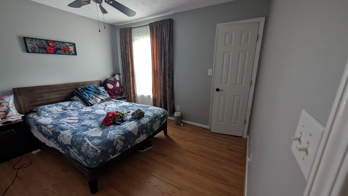 Spacious 3BR Vaulted Ceilings & Creek