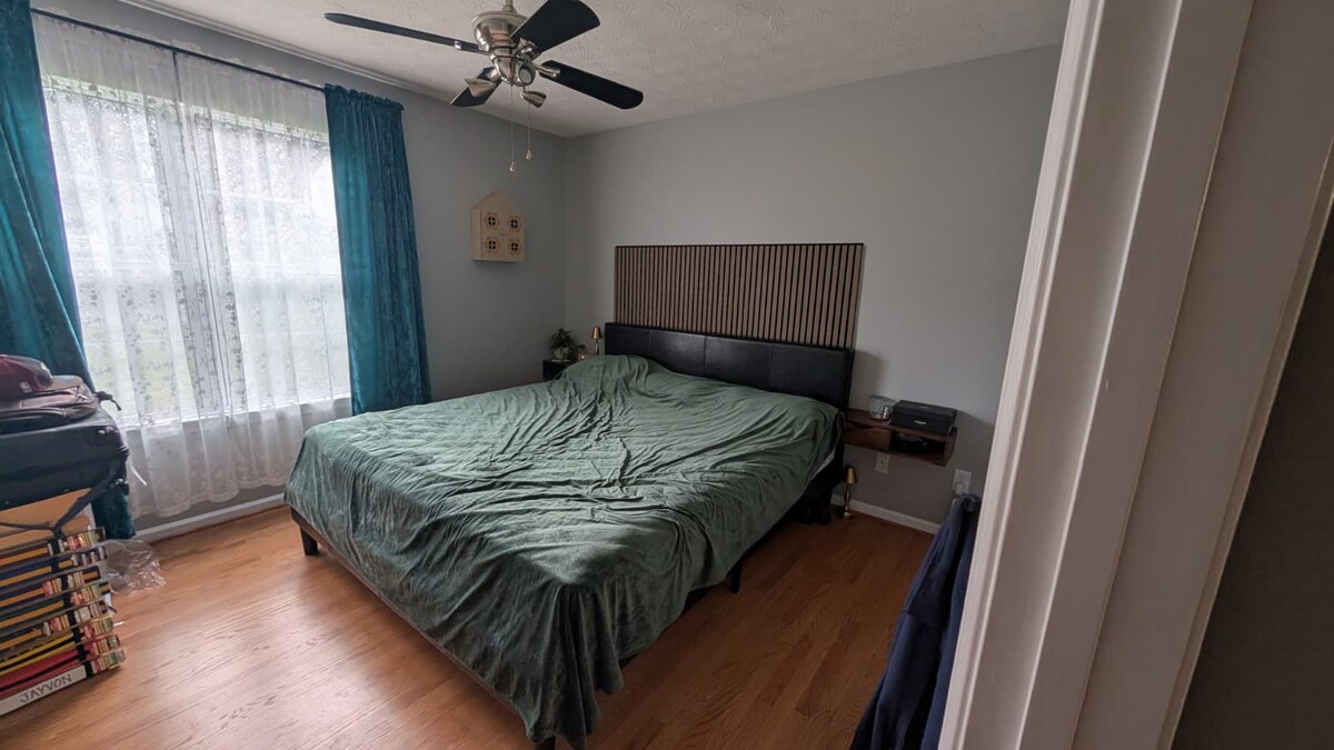 Spacious 3BR Vaulted Ceilings & Creek