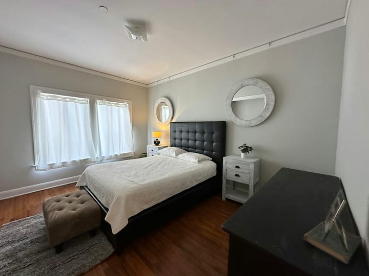 The Vurpillat: Oceanfront 2 Room Suite - Redondo Beach, CA