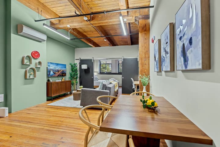 Historic Loft In Downtown Kcmo | Free Parking - Kansas City, MO