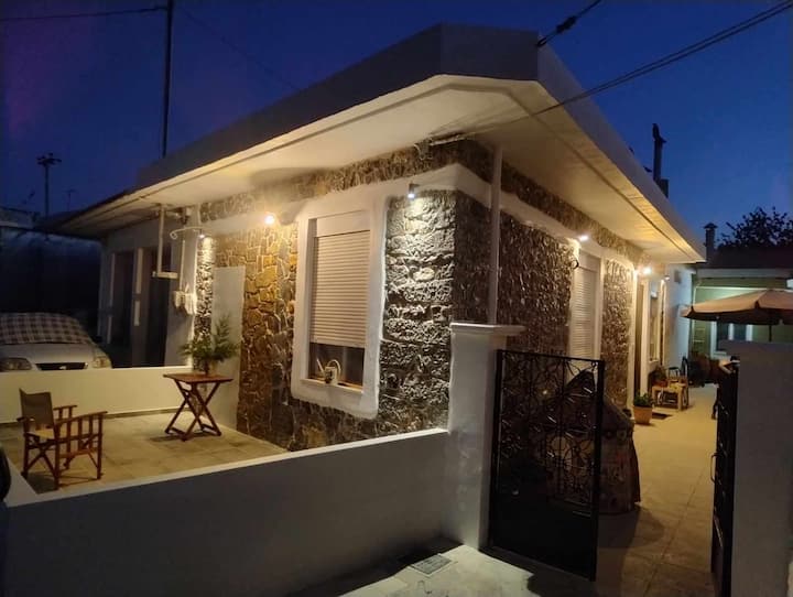 Aura Petra House - Kaminaki