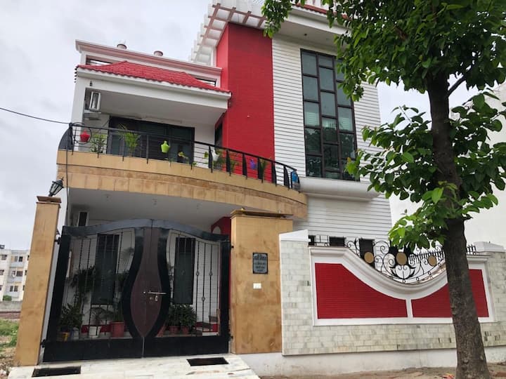 Villa By Cedar Inn - Lucknow