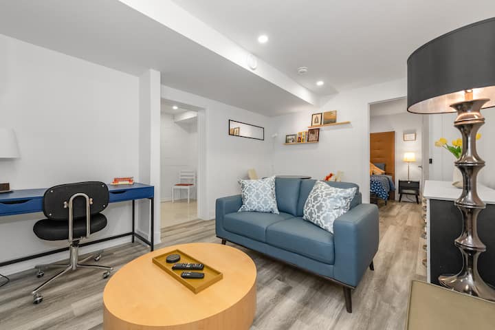 The Larose Sage: Mid-term Rental 15 Mins Dt - Ottawa