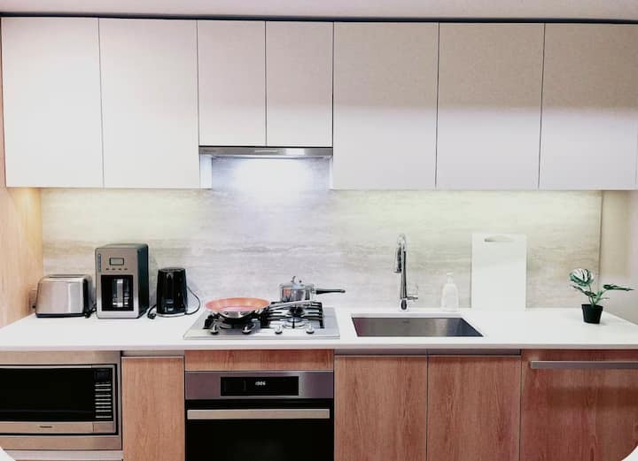 Modern 1b1b @ Richmond Ceter - Richmond
