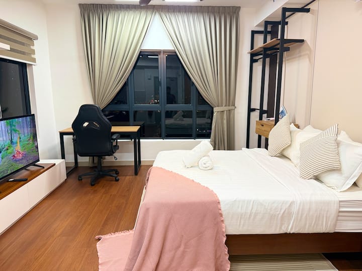 Workspace evidence from Luxury Studio W City View & Kitchen | LRT | KLCC