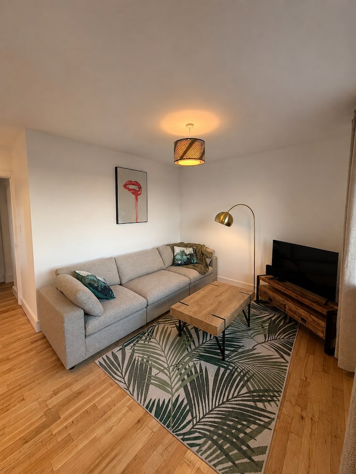 Designer 2-bed Apartment With Stunning Sea Views - Galway