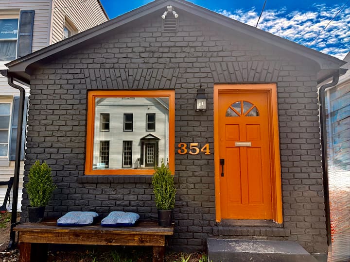 354 Main|sleeps 4 |Near Hits |Saugerties Village - Saugerties, NY