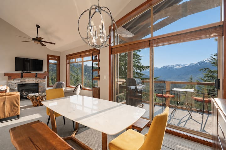 Bluffs #8 - Luxury 3 Bed - Ski In Ski Out - Views! - Whistler