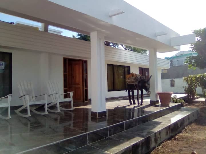 Casa Privada De Playa En Coveñas Frente Al Mar - Covenas