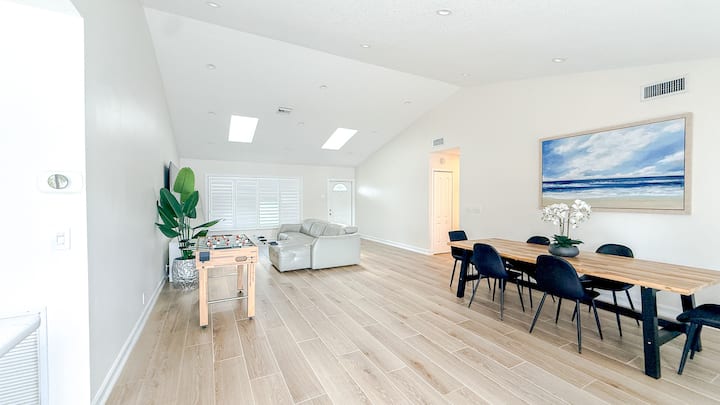 Serene Lake House | Pool | Gym | Sleeps 8 - Cooper City, FL
