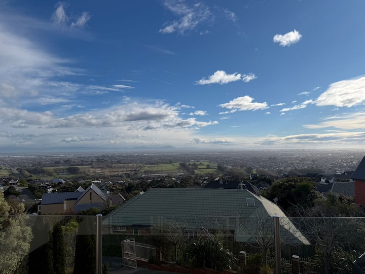 Family-friendly 4br Home | Sleeps 8 | 2.5 Baths - Christchurch, New Zealand