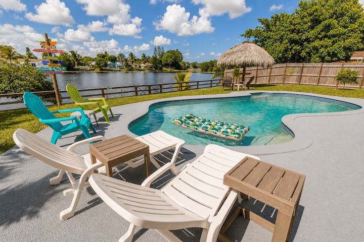 Dream Beach House - Lake View - 4 Bedroom - Pool - Pompano Beach, FL
