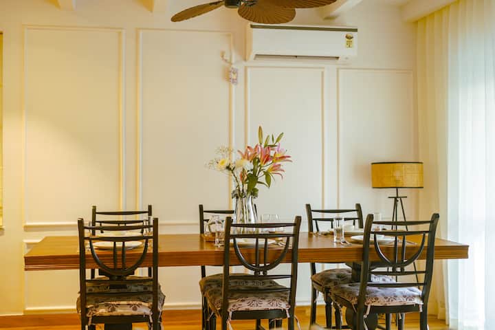 Dining area image 3