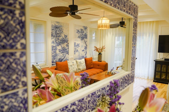 Living room image 3