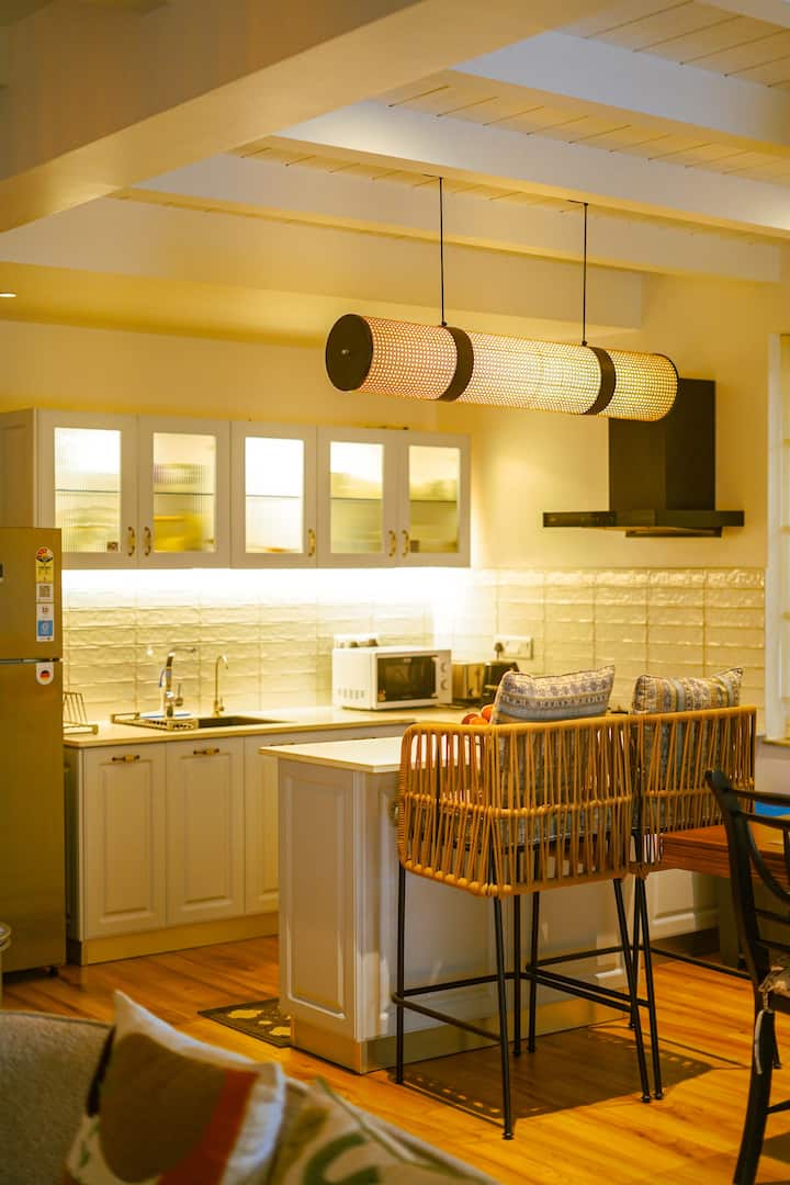 Full kitchen image 1