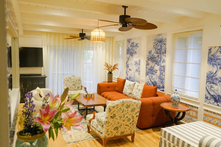 Living room image 4